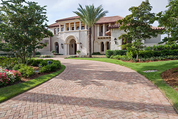 Best Custom Driveway Pavers  in Manistee, MI
